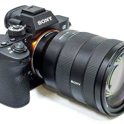 SONY E-Mount 24-105mm f4 lens in mint condition #2 SONY E-Mount 24-105mm f4 lens in mint condition #2