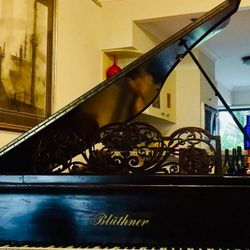 Grand Piano Bluthner Mahogany/Walnut Grand Piano Bluthner Mahogany/Walnut