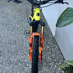 E Mountain Bike E Mountain Bike
