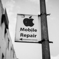 iPHONE MOBILE REPAIR SERVICE! iPHONE MOBILE REPAIR SERVICE!