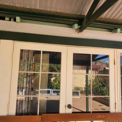 Colonial doors with one set of flywire wooden doors for one set of the Colonial doors with one set of flywire wooden doors for one set of the